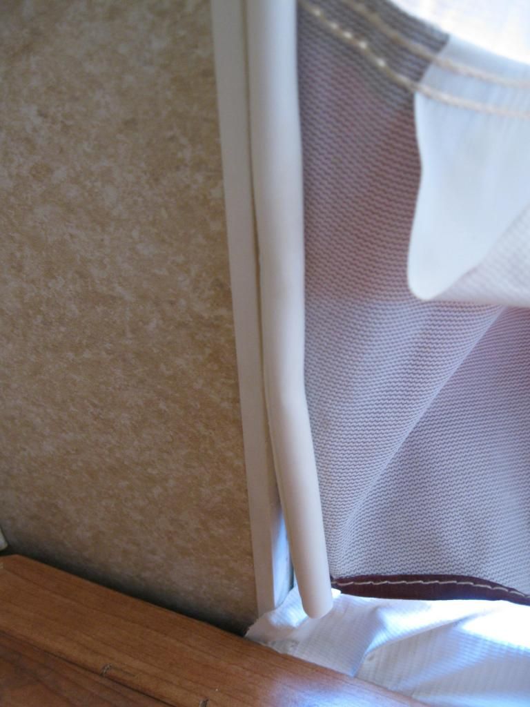 Open Roads Forum bunk seal strip pulling away in our "new" used hybrid